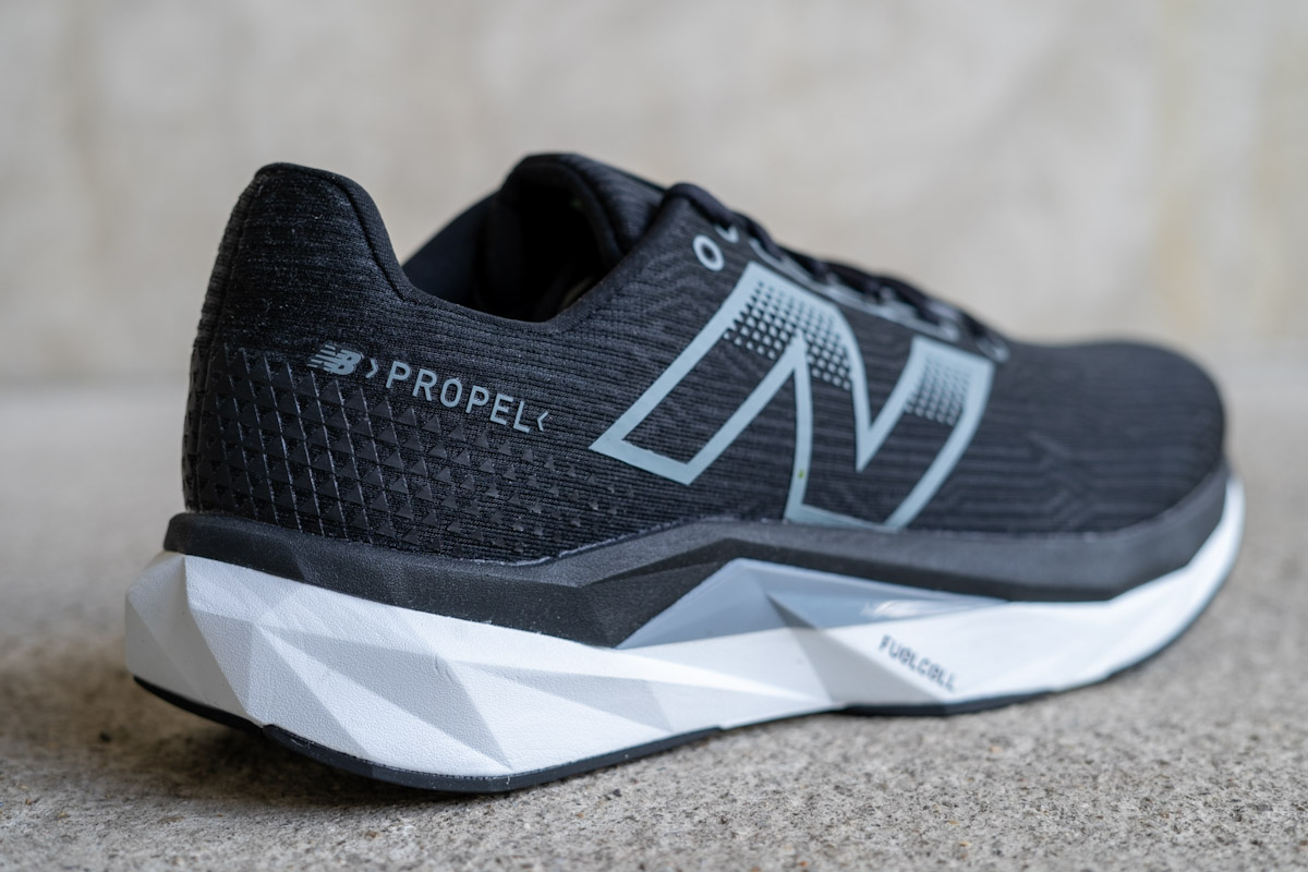 New Balance FuelCell Propbel v5